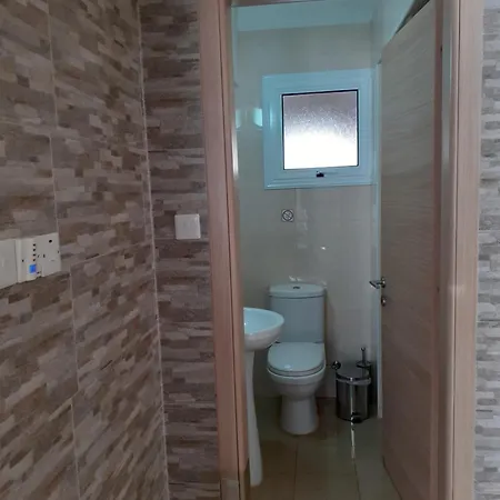 Luxury Cozy Near Nissi Apartment